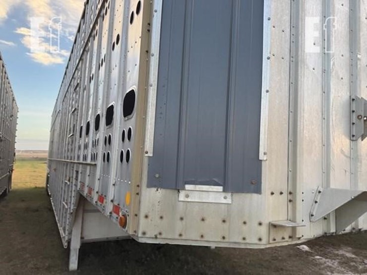 1995-merritt-53-ft-image-33