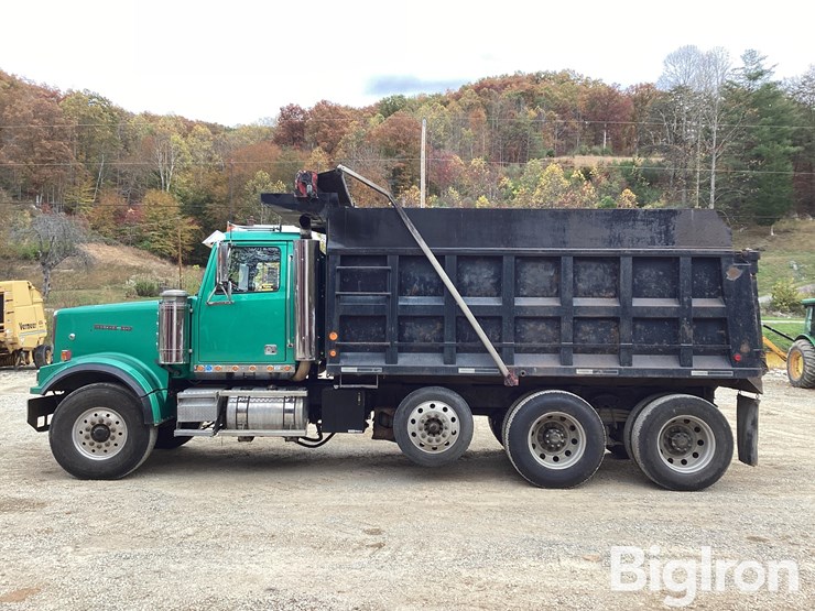 western-star-4900fa-image-8