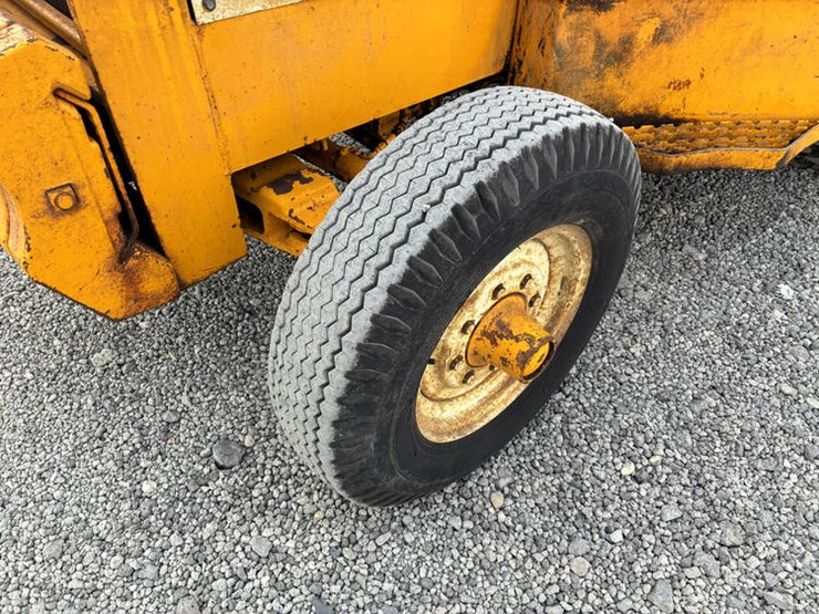 case-ih-3400-image-3