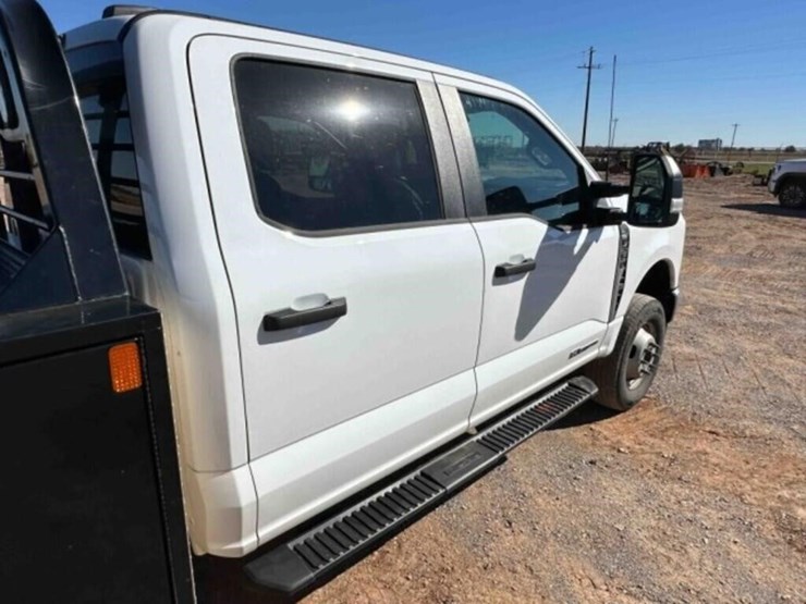 2024-ford-f350-image-31