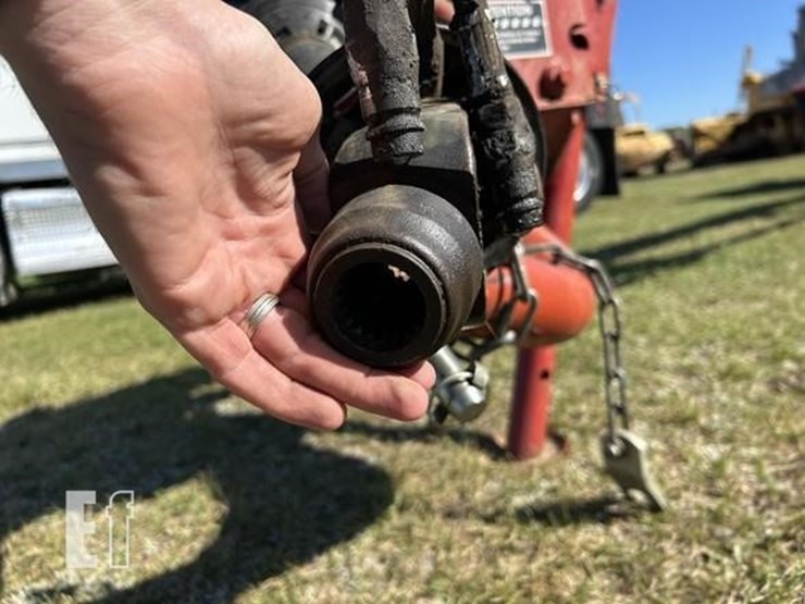 2014-new-holland-h7460-image-10