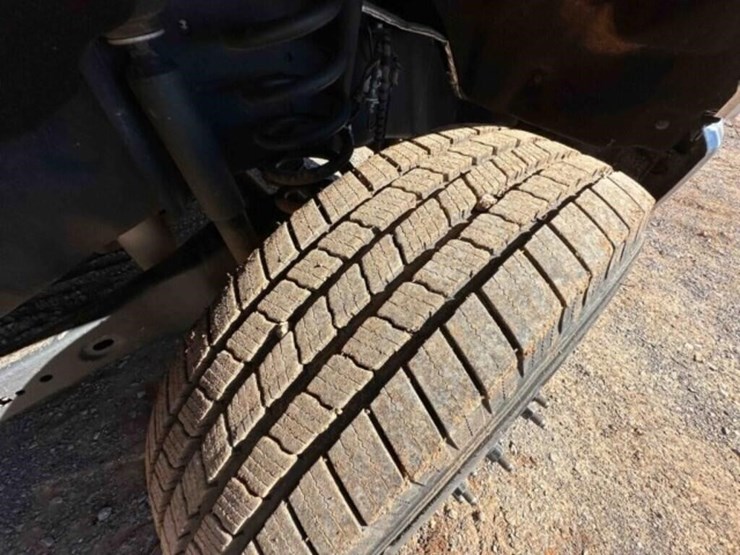 2024-ford-f350dually-1-ton-image-31