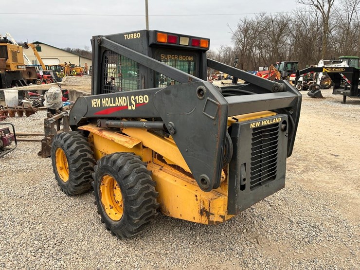 new-holland-ls180-image-3