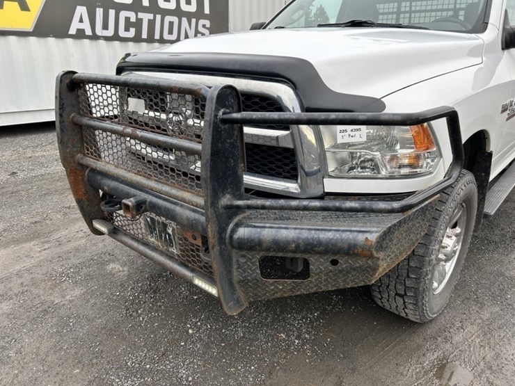 2018-dodge-2500-image-29