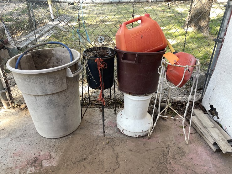 #3735-•-plant-stands,-gas-cans,-and-buckets-image-1