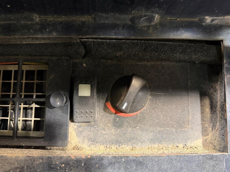 caterpillar-268b-image-24