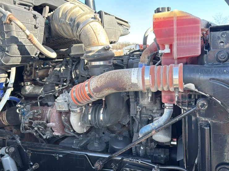 2019-kenworth-t680-image-15