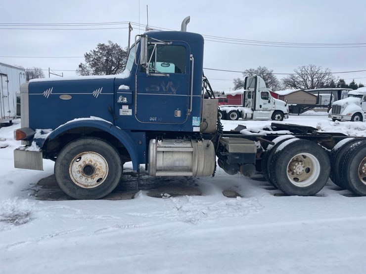 1996-peterbilt-378-image-2