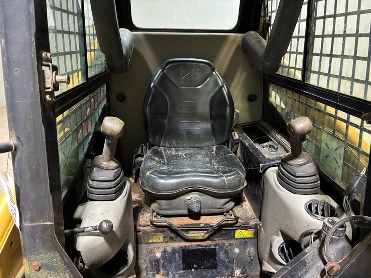 caterpillar-226b-image-15