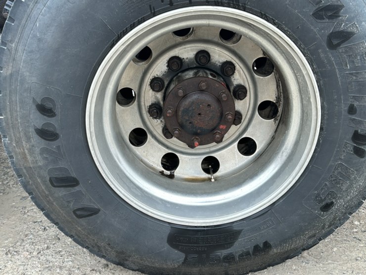 2006-peterbilt-379-image-19