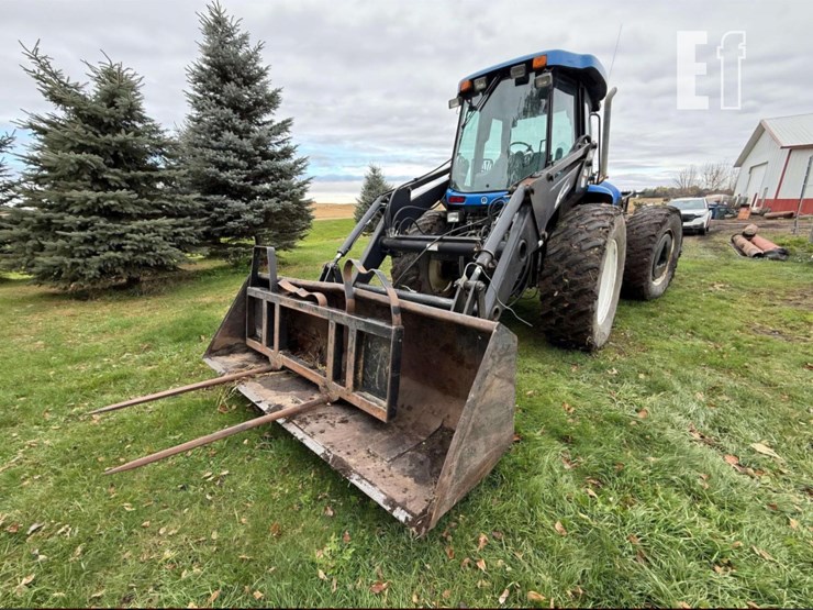 new-holland-tv145-image-3