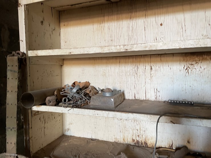 #3722-•-tools-hardware-and-shelf-image-7