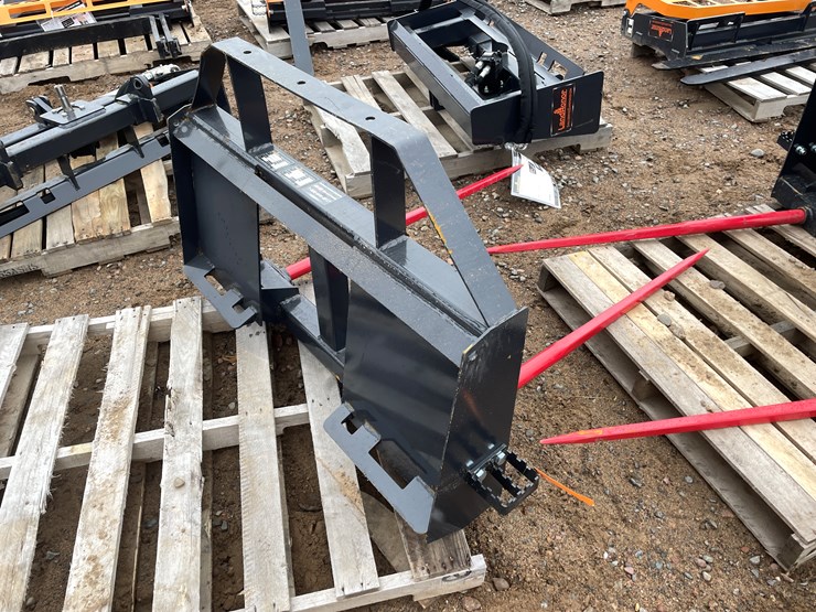 #2066-•-unused-2025-landhonor-skid-steer-bale-spear-attachment-image-4