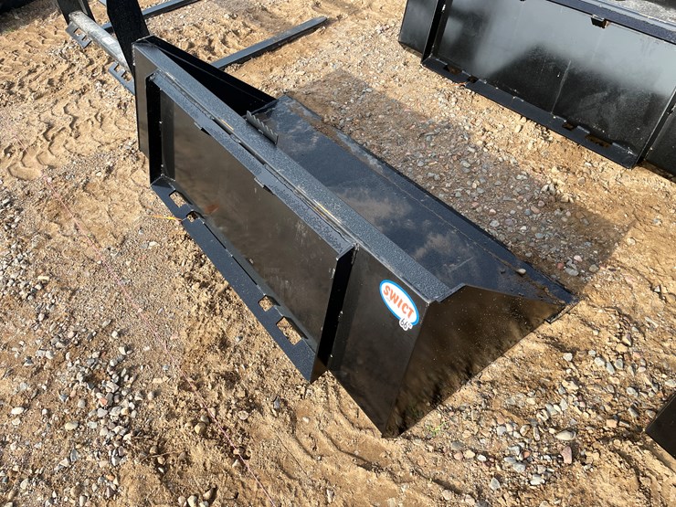 #2009-•-bucket-attachment-image-4