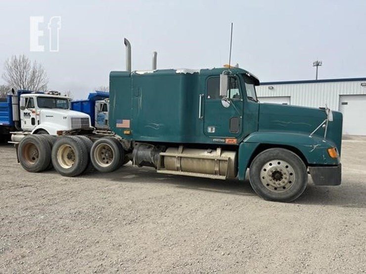 1997-freightliner-fld120-image-6