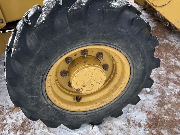 caterpillar-420d-image-48