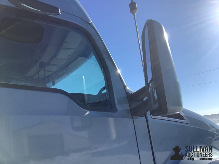 2016-kenworth-t680-image-18