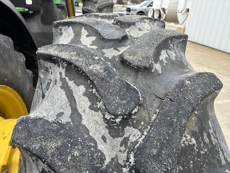 john-deere-8370r-image-40