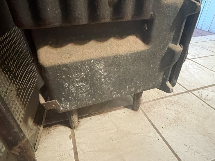 #3737-•-antique-cast-iron-stove/-water-heater-image-13