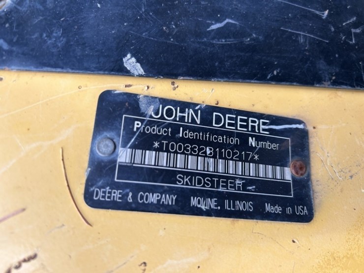john-deere-332-image-12