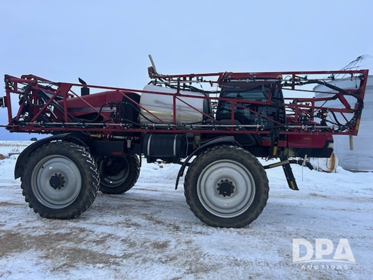 case-ih-patriot-3330-image-8