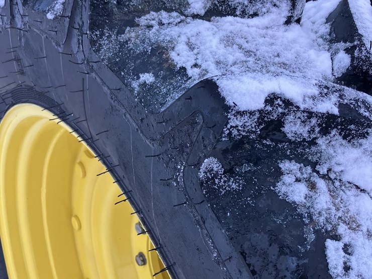 2010-john-deere-8295r-image-40