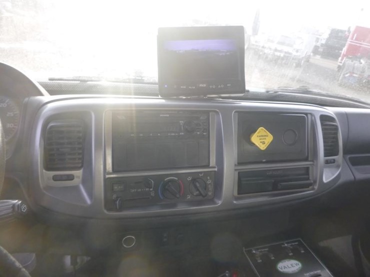 2019-hino-338-image-15