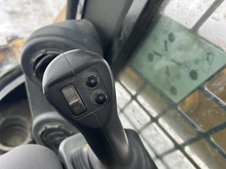 2021-caterpillar-259d3-image-38