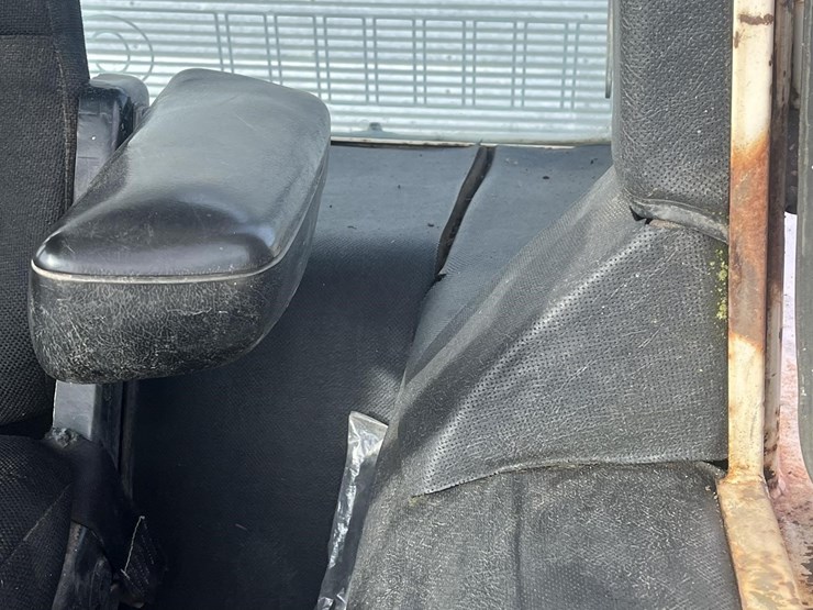 j-i-case-2090-image-7