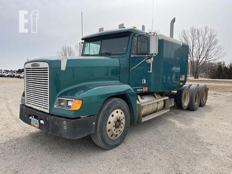 1997-freightliner-fld120-image-1