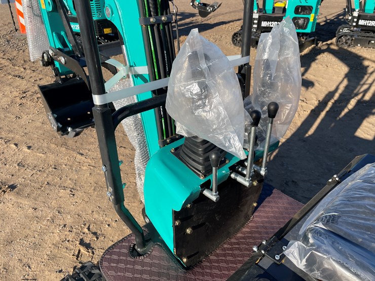 #9262-•-unused-2025-cfg-mini-excavator-image-7