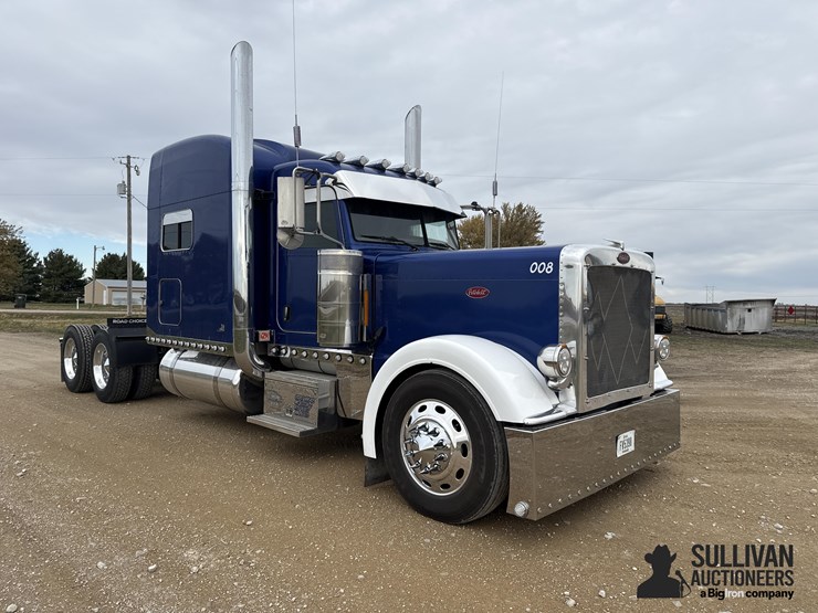 peterbilt-389-image-3