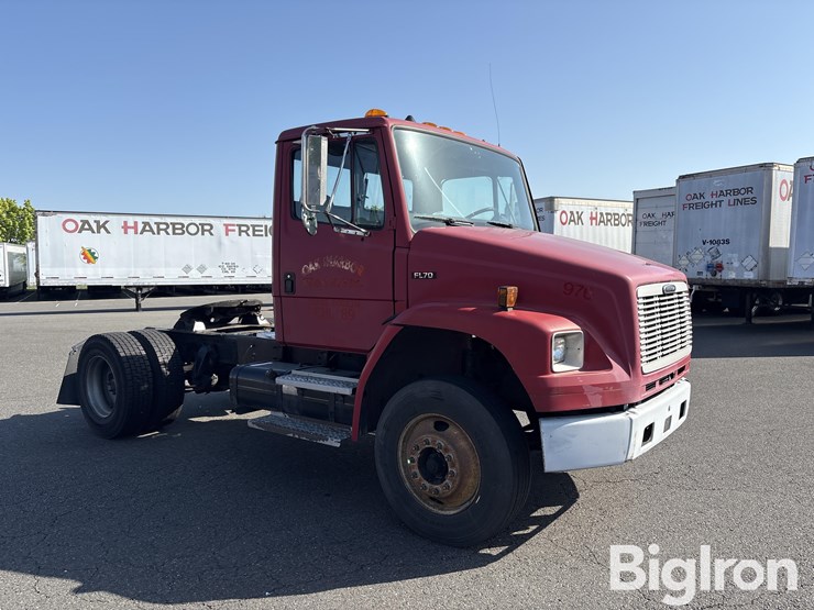 freightliner-fl70-image-3