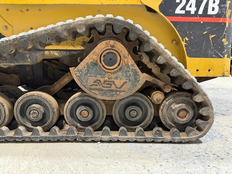 caterpillar-247b-image-14