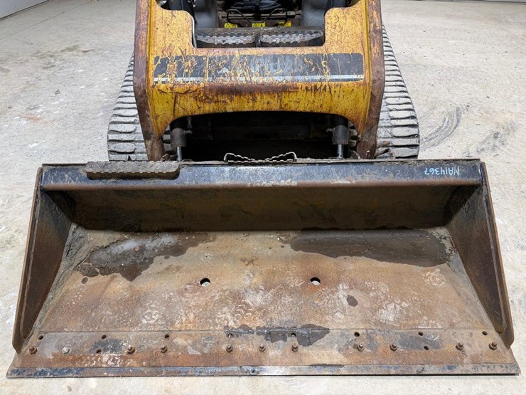 caterpillar-247b-image-9