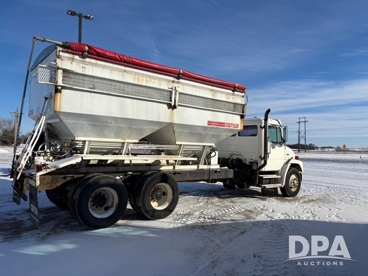 1998-freightliner-fl80-image-3