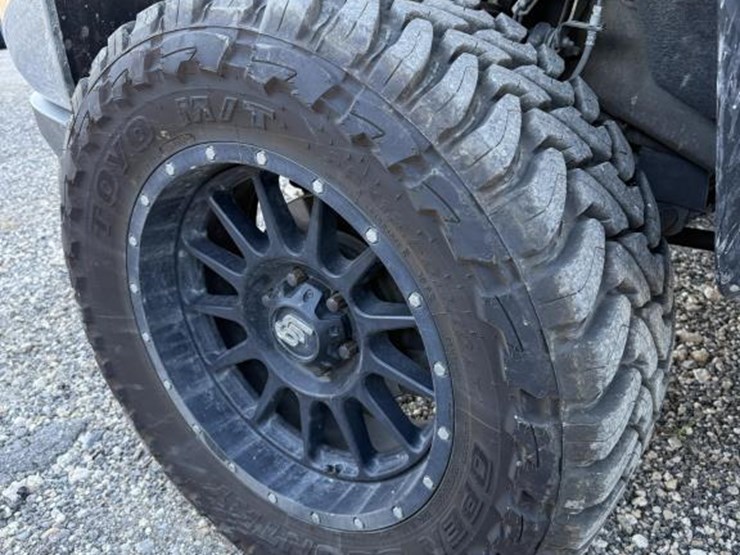 2018-chevrolet-1500-image-3