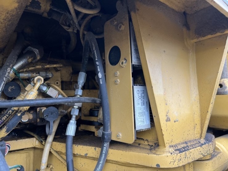2006-caterpillar-160h-image-44
