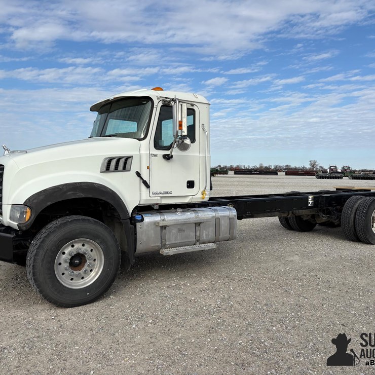 2015 Mack GU433 Granite T/A Cab & Chassis