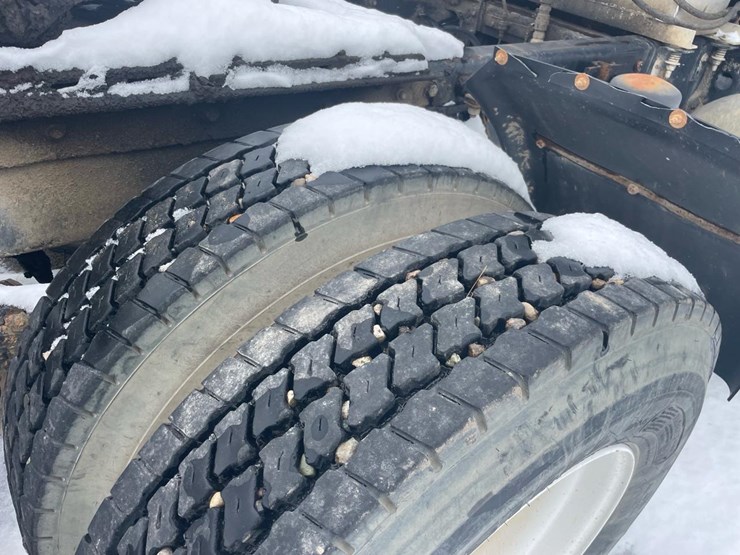 1996-peterbilt-378-image-23