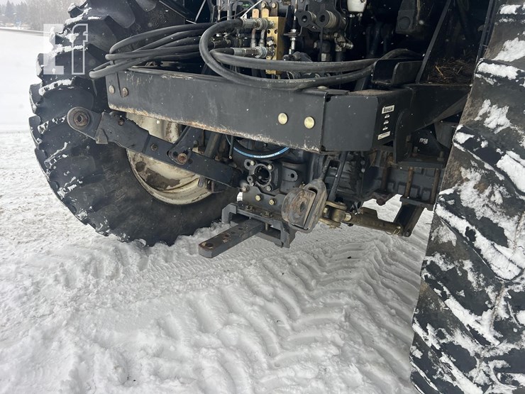 new-holland-tv140-image-12