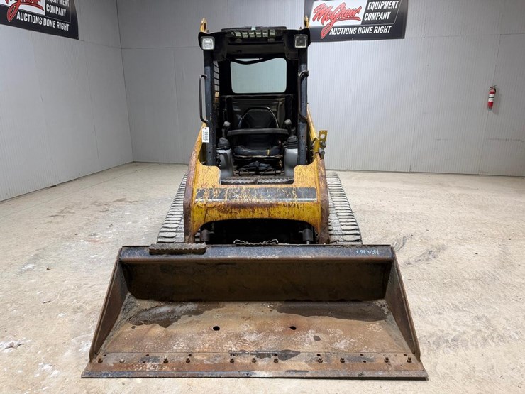 caterpillar-247b-image-8