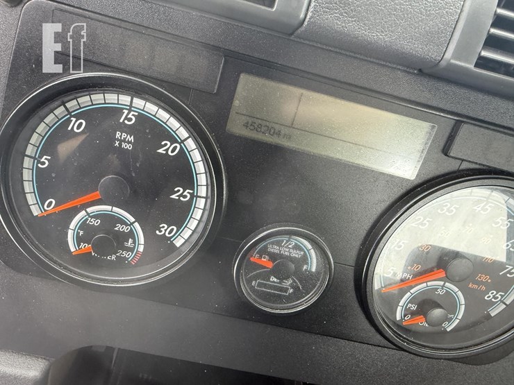 2016-freightliner-cascadia-125-image-25