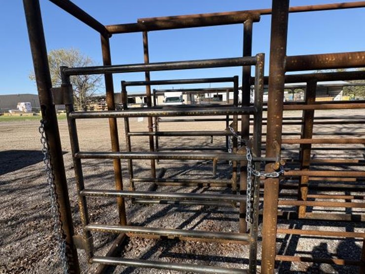#46-•-cattle-chute-image-3