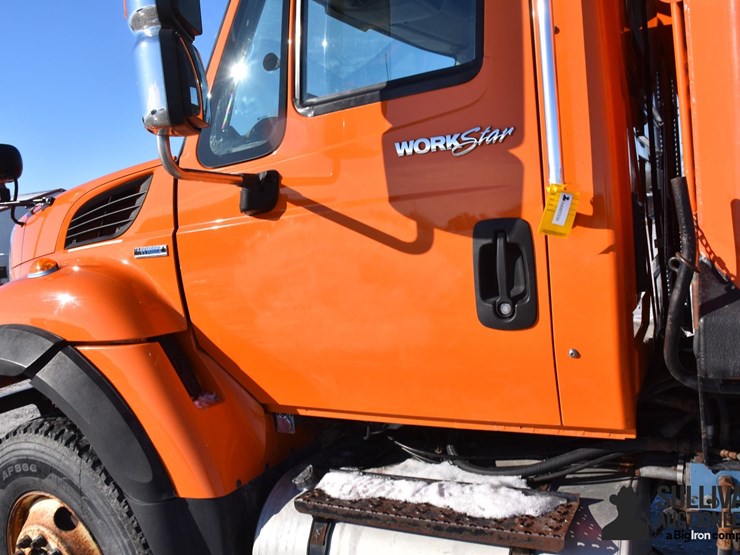 2009-international-7400-image-17