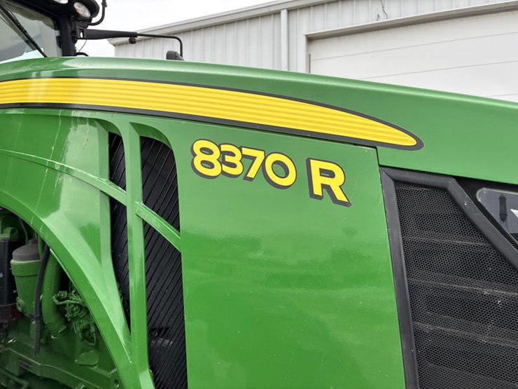 john-deere-8370r-image-18