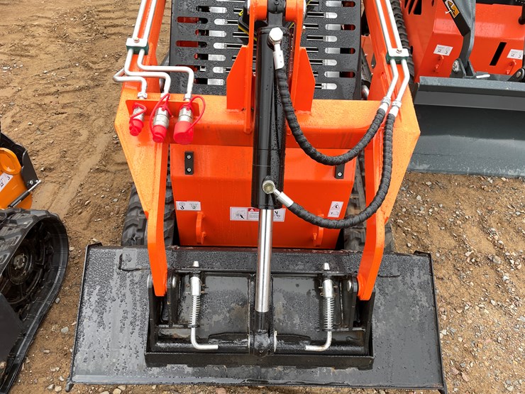 #9238-•-unused-2025-landhero-mini-skid-steer-loader-image-5