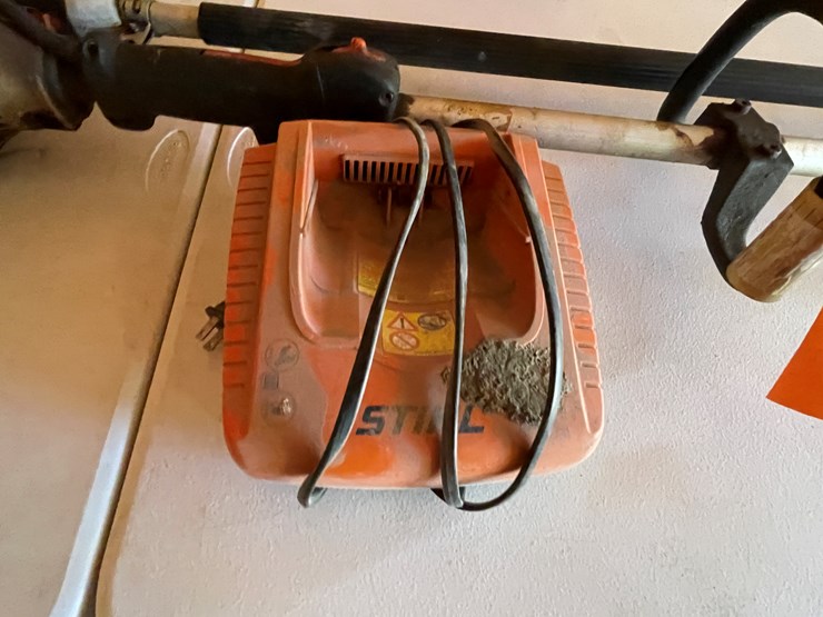 #3678-•-stihl-pole-chainsaws-image-9