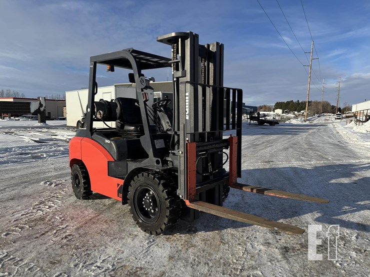 2024-tailift-pfg30-image-1