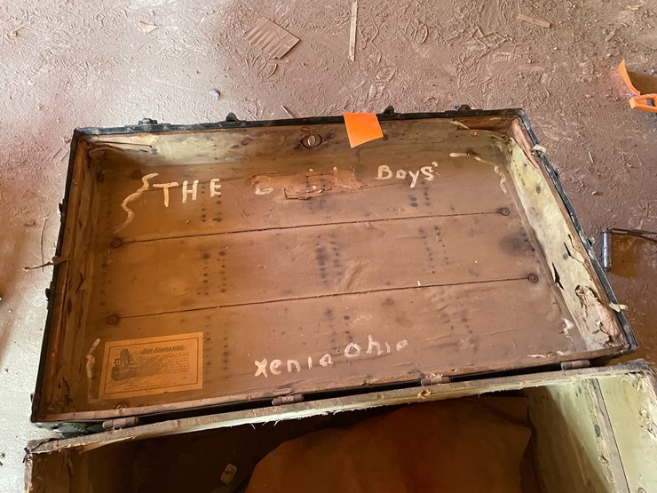 #3688-•-vintage-wooden-trunk-with-power-tools-image-11